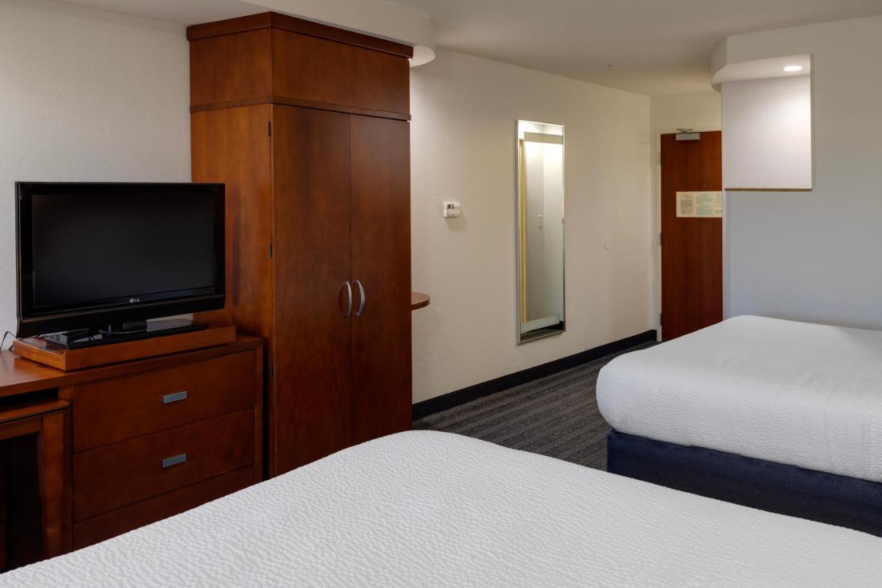Courtyard By Marriott North/quail Springs Hotel