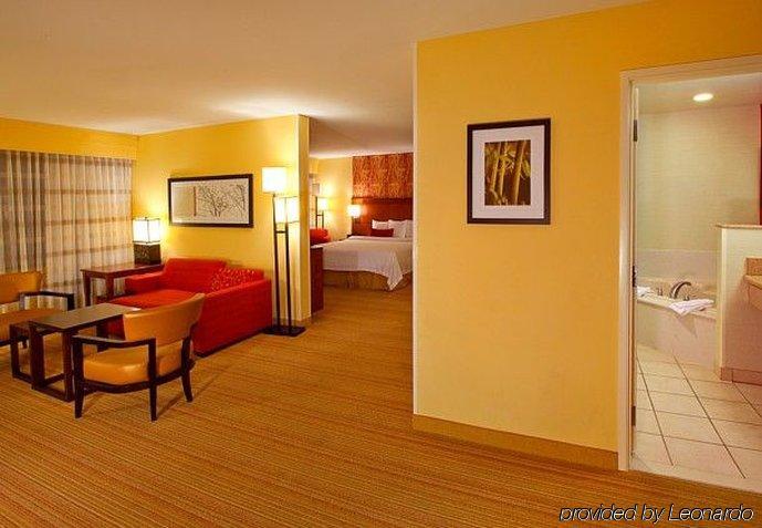 Hotel Courtyard By Marriott North/quail Springs 3*